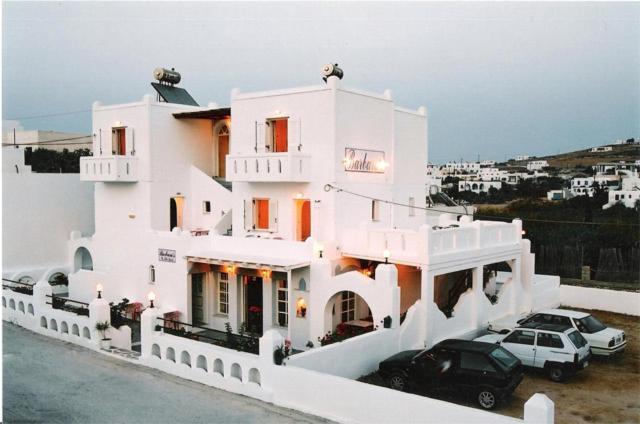 Aparthotel Barbaras à Náoussa Extérieur photo